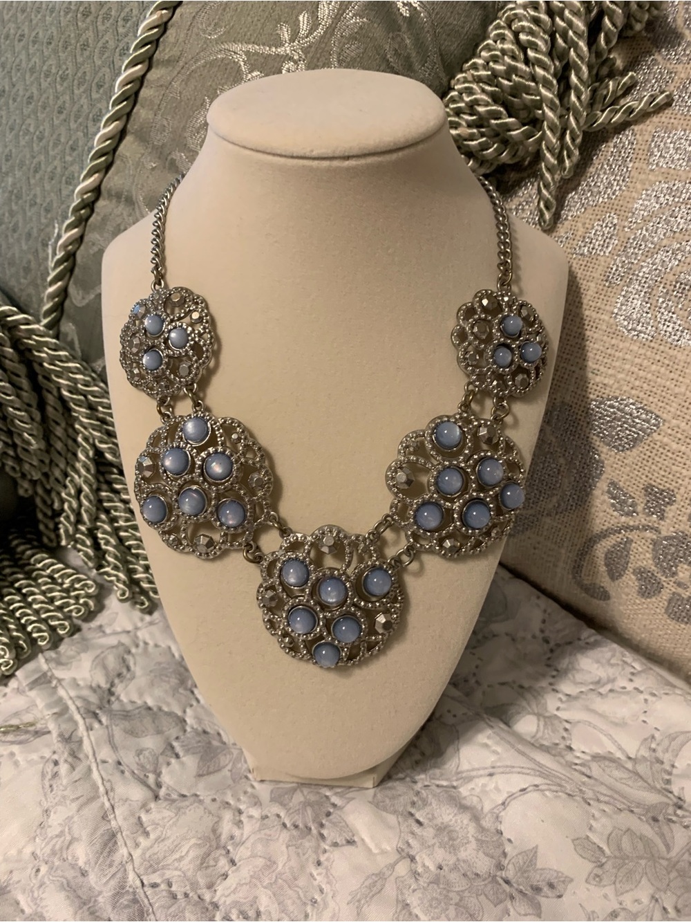 Vintage New York & Company collar necklace